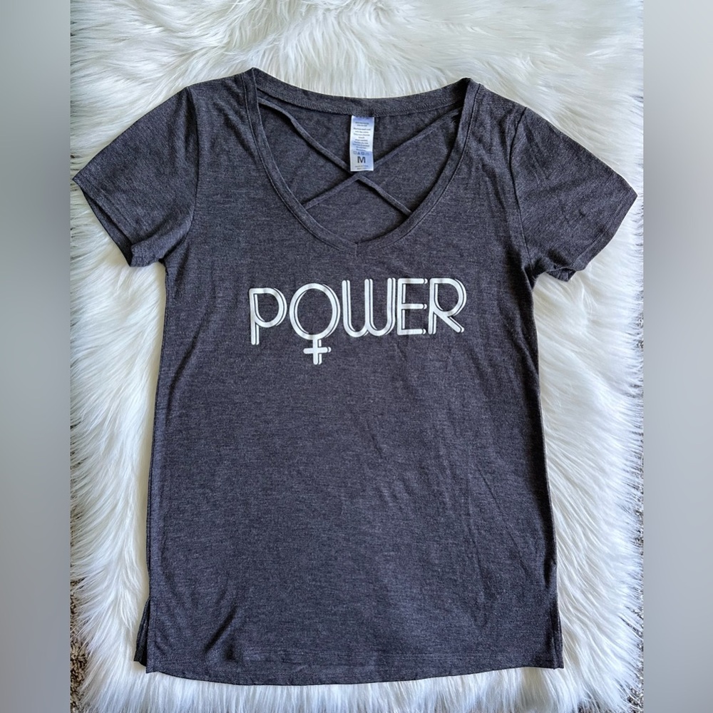 Kohl's Dark Heather Gray Power Graphic Tee with Front Crisscross Size M